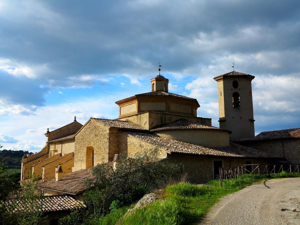 Hotel Clarici Spoleto Exteriör bild