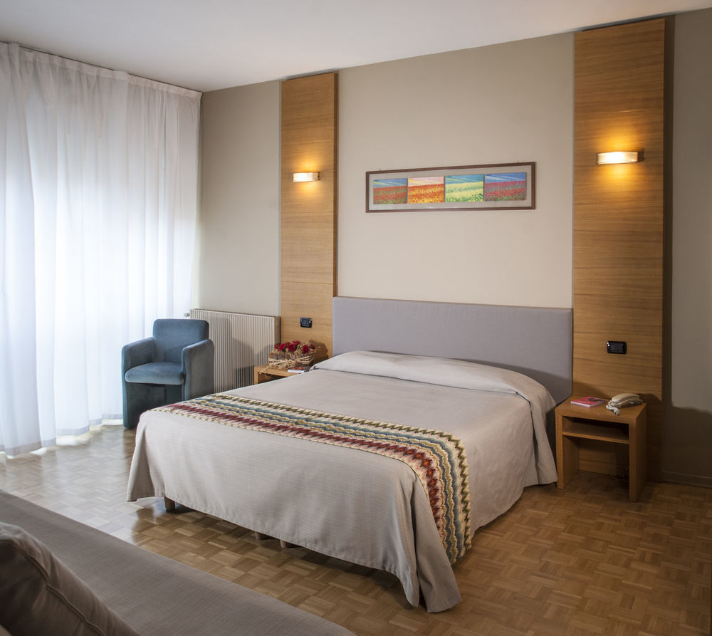 Hotel Clarici Spoleto Exteriör bild
